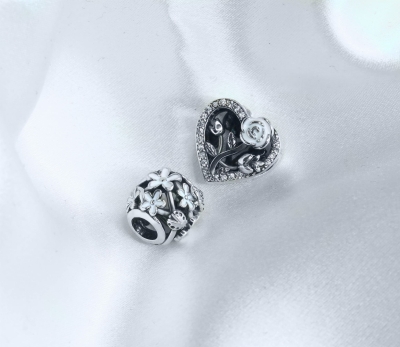 Srebrny Charms Róża w Sercu