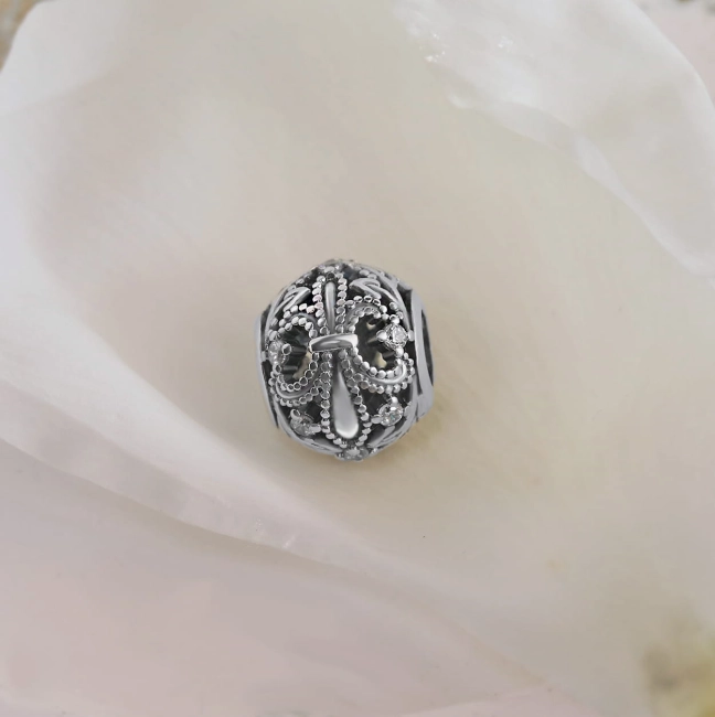 Srebrny Charms Ażurowy Kwiat