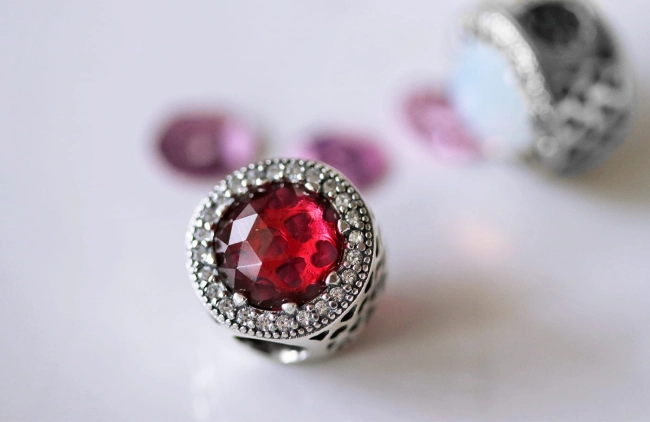 Charms do Pandora Promienne Serce Czerwień