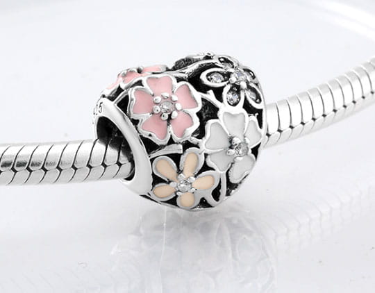 Charms do Pandora Serce w Kwiaty