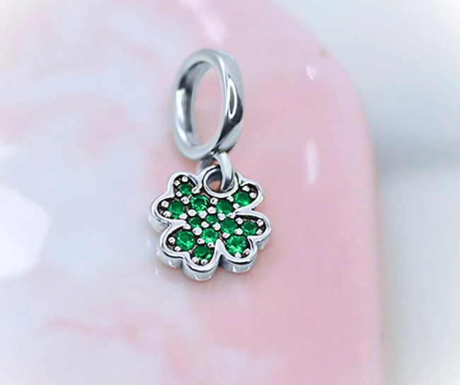 Srebrny Charms Zawieszka Czterolistna Koniczynka
