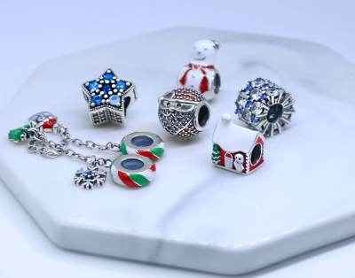 Srebrny Charms Błyszczący Koralik Święty Mikołaj