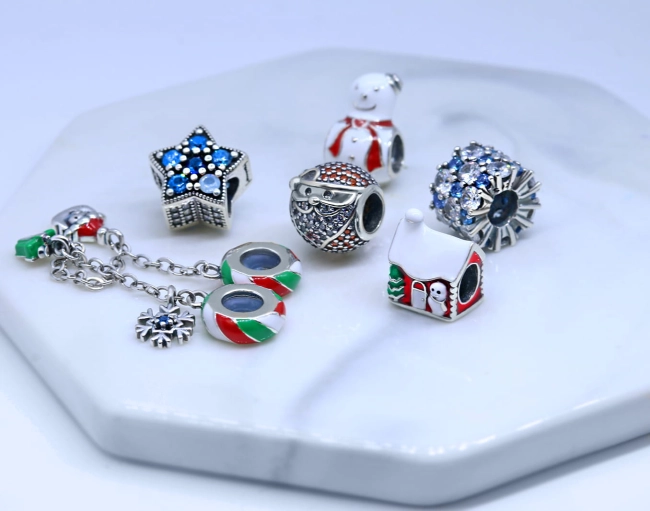 Srebrny Charms Błyszczący Koralik Święty Mikołaj