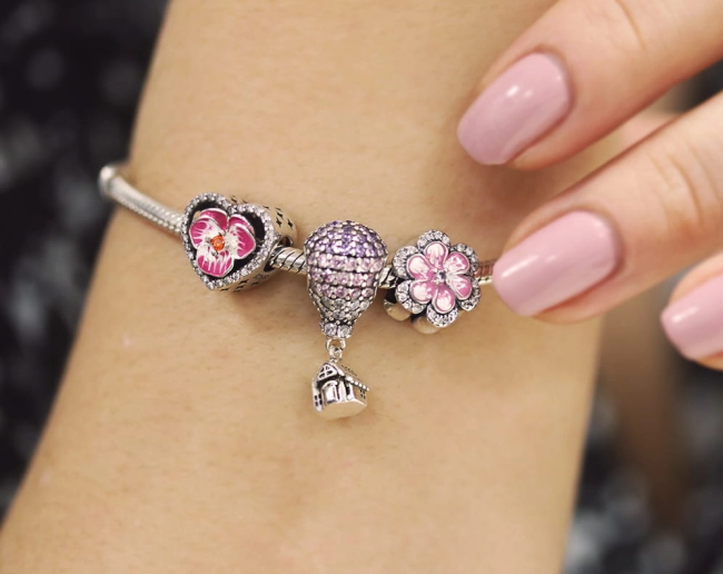 Srebrny Charms Zawieszka Miś z Różowym Sercem