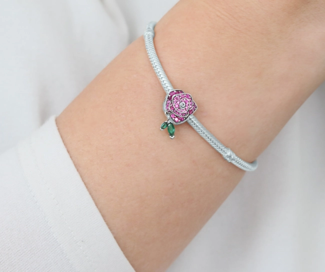 Srebrny Charms Czerwona Róża z Zielonym Listkiem