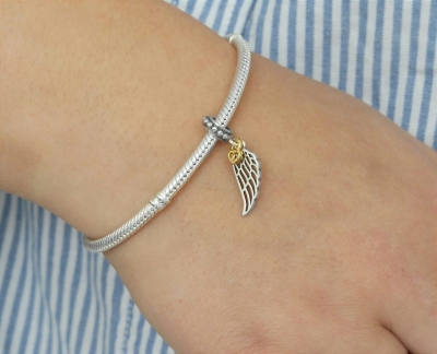 Srebrny Charms Zawieszka Skrzydełko ze Złotym Sercem